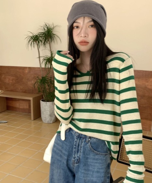 LETee（レティー）の「韓国ストリート感たっぷり♪着回し抜群のボーダーロングスリーブTシャツ（ニット/セーター・レディース・グリーン/ブラック/ブルー・FREE）」の17枚目の写真