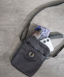 FRED PERRY｜フレッドペリー（レディース）のショルダーバッグ