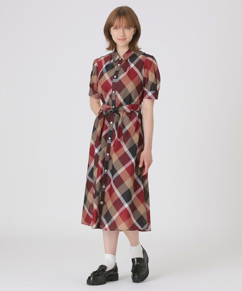 BLUE LABEL CRESTBRIDGE(ブルーレーベルクレストブリッジ)の「クレストブリッジチェックカラミクロスドレス(ワンピース・レディース・レッド/パープル系その他4・36/38/40)」の1枚目の写真