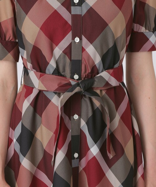 BLUE LABEL CRESTBRIDGE(ブルーレーベルクレストブリッジ)の「クレストブリッジチェックカラミクロスドレス(ワンピース・レディース・レッド/パープル系その他4・36/38/40)」の5枚目の写真