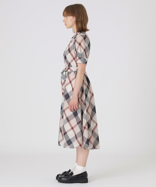BLUE LABEL CRESTBRIDGE(ブルーレーベルクレストブリッジ)の「クレストブリッジチェックカラミクロスドレス(ワンピース・レディース・レッド/パープル系その他4・36/38/40)」の10枚目の写真
