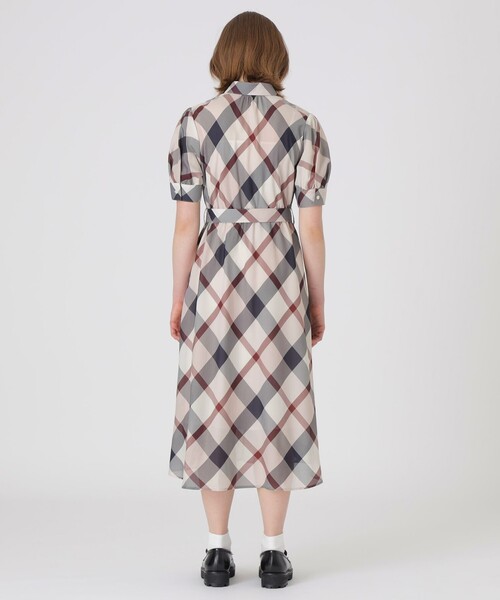 BLUE LABEL CRESTBRIDGE(ブルーレーベルクレストブリッジ)の「クレストブリッジチェックカラミクロスドレス(ワンピース・レディース・レッド/パープル系その他4・36/38/40)」の11枚目の写真