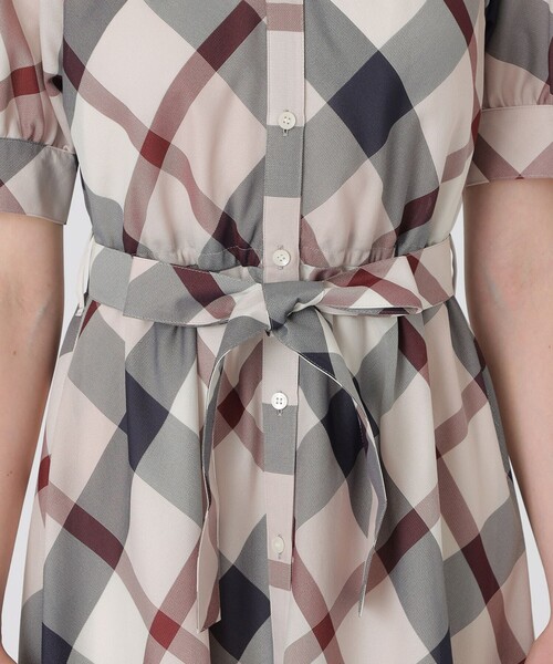 BLUE LABEL CRESTBRIDGE(ブルーレーベルクレストブリッジ)の「クレストブリッジチェックカラミクロスドレス(ワンピース・レディース・レッド/パープル系その他4・36/38/40)」の12枚目の写真