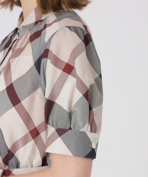 BLUE LABEL CRESTBRIDGE(ブルーレーベルクレストブリッジ)の「クレストブリッジチェックカラミクロスドレス(ワンピース・レディース・レッド/パープル系その他4・36/38/40)」の14枚目の写真