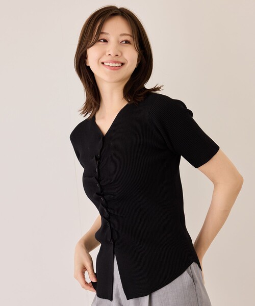 Jayro(ジャイロ)の「ボタン付きフロントギャザーリブ半袖ニット(ニット/セーター・レディース・ネイビー/チャコールグレー/ブラック/ブルー/ホワイト・M)」の7枚目の写真
