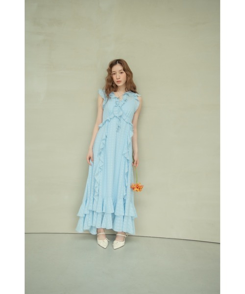 LILY BROWN(リリーブラウン)の「ラッフルフリルワンピース(ワンピース・レディース・ブラック/ブルー/ドット・1/0)」の4枚目の写真