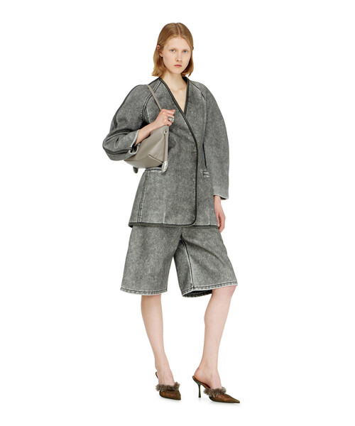 DIESEL(ディーゼル)の「ウィメンズ バミューダパンツ P-ARLOR(その他パンツ・レディース・ブラック系その他・36)」の2枚目の写真