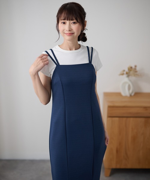 DAYRA(デイラ)の「ダブル ストラップ 裾スリット キャミソール ワンピース(ワンピース・レディース・ブラック/ダークグレー/ネイビー・FREE)」の3枚目の写真
