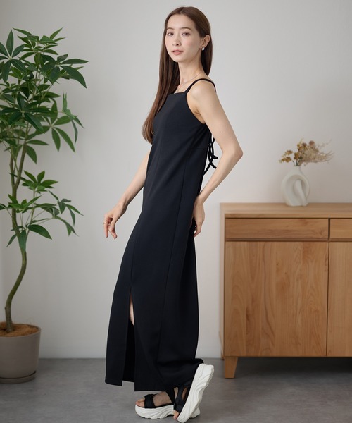 DAYRA(デイラ)の「ダブル ストラップ 裾スリット キャミソール ワンピース(ワンピース・レディース・ブラック/ダークグレー/ネイビー・FREE)」の20枚目の写真