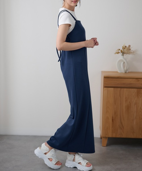 DAYRA(デイラ)の「ダブル ストラップ 裾スリット キャミソール ワンピース(ワンピース・レディース・ブラック/ダークグレー/ネイビー・FREE)」の8枚目の写真
