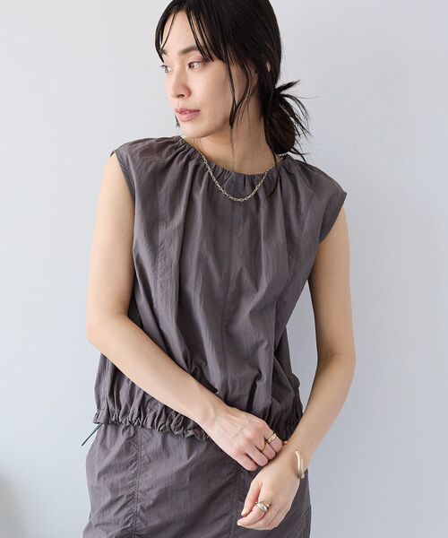 CRAFT STANDARD BOUTIQUE(クラフトスタンダードブティック)の「バルーンノースリーブブラウス(シャツ/ブラウス・レディース・ライトグレー/グレー・FREE)」の2枚目の写真
