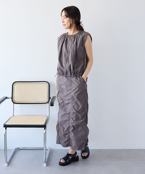 CRAFT STANDARD BOUTIQUE(クラフトスタンダードブティック)の「バルーンノースリーブブラウス(シャツ/ブラウス・レディース・ライトグレー/グレー・FREE)」の17枚目の写真