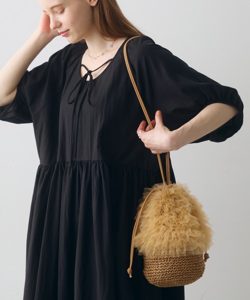 Crisp(クリスプ)の「frill drawstring bag / フリルドローストリングバッグ(かごバッグ・レディース・ブラック/ベージュ・FREE)」の9枚目の写真