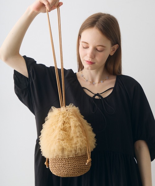 Crisp(クリスプ)の「frill drawstring bag / フリルドローストリングバッグ(かごバッグ・レディース・ブラック/ベージュ・FREE)」の11枚目の写真
