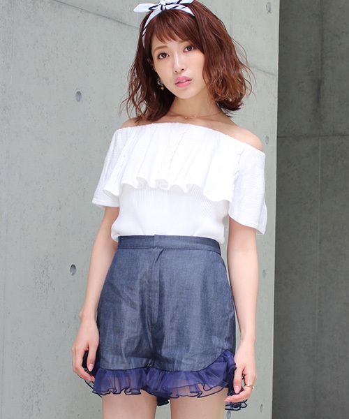 MICOAMERI（ミコアメリ）の「ライトデニムフリルショートパンツ（デニムパンツ・レディース・インディゴブルー/グレー/ブルー・FREE）」の2枚目の写真