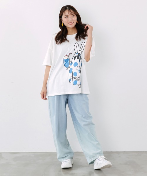 ScoLar Parity(スカラーパリティ)の「362124:クリームソーダおばけウサギ柄Tシャツ(Tシャツ/カットソー・レディース・チャコールグレー/サックスブルー/オフホワイト・M)」の4枚目の写真