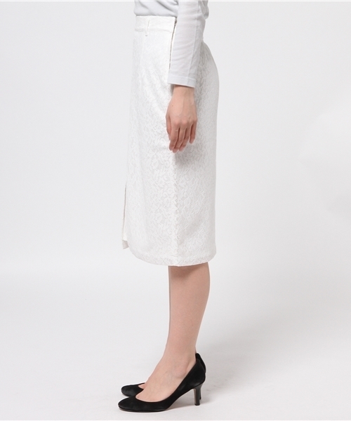 Chico（チコ）の「レースミモレ丈タイトスカート（スカート・レディース・ホワイト/ライトブルー・FREE）」の4枚目の写真