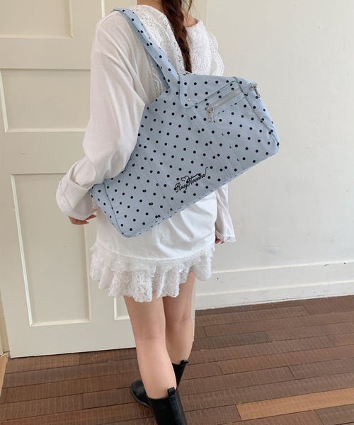 LYEON（リヨン）の「マルチポケットドット柄ボストンバッグ/BIGショルダーバッグ（ショルダーバッグ・レディース・ブラック/ブルー/オフホワイト・FREE）」の13枚目の写真