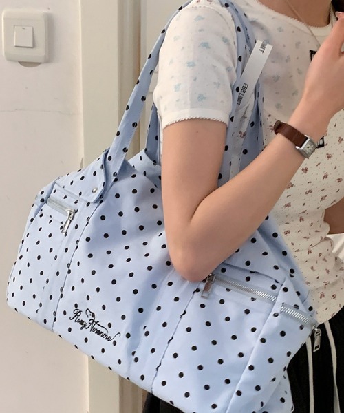 LYEON（リヨン）の「マルチポケットドット柄ボストンバッグ/BIGショルダーバッグ（ショルダーバッグ・レディース・ブラック/ブルー/オフホワイト・FREE）」の17枚目の写真