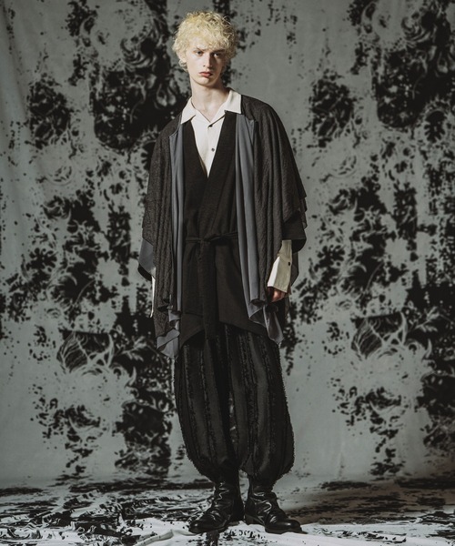 NO ID.(ノーアイディ)の「【NO ID.】Reversible ZIP Poncho / リバーシブルZIPポンチョ(ポンチョ・メンズ・ブラック/グレー/その他23・ONE SIZE)」の6枚目の写真