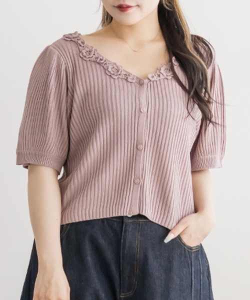 CLETTE(クレット)の「フラワーVネックニットカーディガン(カーディガン/ボレロ・レディース・ピンク/オフホワイト/ブラック・LL/4L/3L)」の3枚目の写真