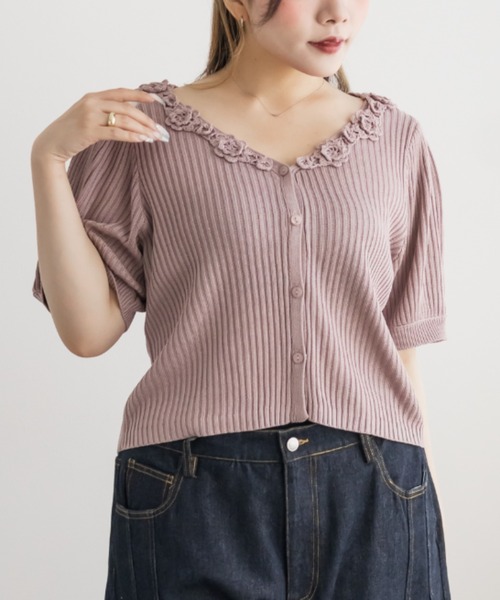 CLETTE(クレット)の「フラワーVネックニットカーディガン(カーディガン/ボレロ・レディース・ピンク/オフホワイト/ブラック・LL/4L/3L)」の12枚目の写真