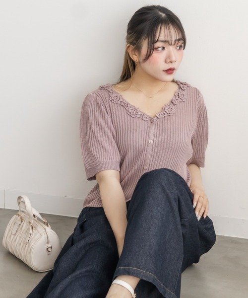 CLETTE(クレット)の「フラワーVネックニットカーディガン(カーディガン/ボレロ・レディース・ピンク/オフホワイト/ブラック・LL/4L/3L)」の13枚目の写真
