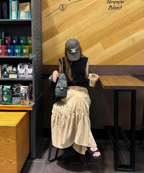 CURA CLOSET（キュラ クローゼット）の「【@loverara.loverara コラボ】シャーリングフレアロングスカート（スカート・レディース・ブラック/ホワイト/ベージュ・フリー）」の7枚目の写真