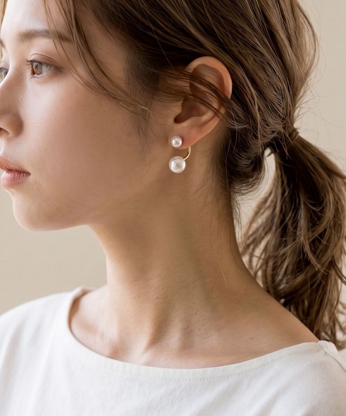 colleca la（コレカラ）の「[stainless]ダブルパールバックキャッチピアス〈金属アレルギー対応〉（ピアス（両耳用）・レディース・シルバー/ゴールド・FREE）」の4枚目の写真