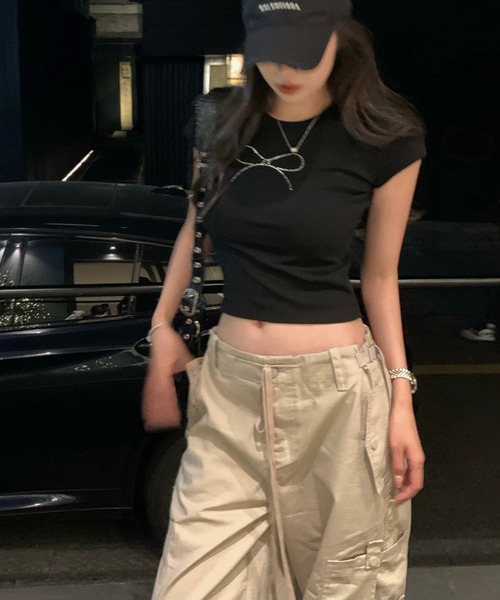 shyam inspiration（シャムインスピレーション）の「リボンラインストーンコンパクトTシャツ/半袖/ミニT/ショート丈/クロップド（Tシャツ/カットソー・レディース・ホワイト/ブラック・L/M）」の6枚目の写真