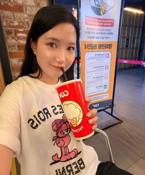 BERNI（ベルニ）の「[ベルニ x ロア] ウィズロゴ半袖Tシャツ (ネイビー)（Tシャツ/カットソー・レディース・その他・SMALL/MEDIUM/LARGE/X-LARGE/2XL）」の7枚目の写真