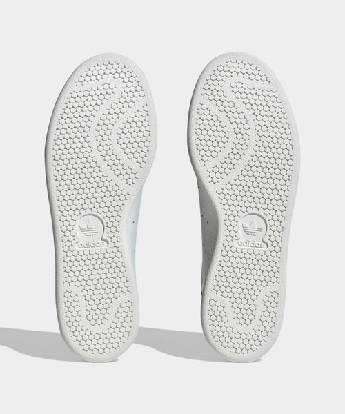 adidas(アディダス)の「スタンスミス Lux / Stan Smith Lux / アディダスオリジナルス adidas Originals スニーカー(スニーカー・メンズ・ホワイト系その他2・22.0cm/22.5cm/23.0cm/23.5cm/24.0cm/24.5cm/25.0cm/25.5cm/26.0cm/26.5cm/27.0cm/27.5cm/28.0cm/28.5cm/29.0cm/29.5cm/30.0cm)」の3枚目の写真