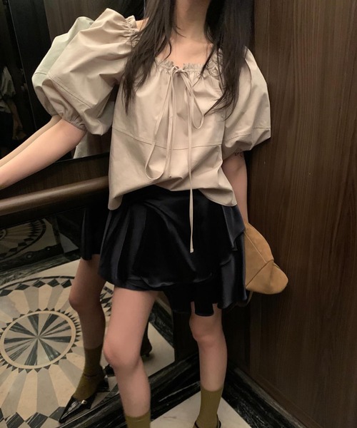 Girly Doll(ガーリードール)の「ギャザーネックボリュームスリーブブラウス(シャツ/ブラウス・レディース・オフホワイト/ベージュ・FREE)」の11枚目の写真