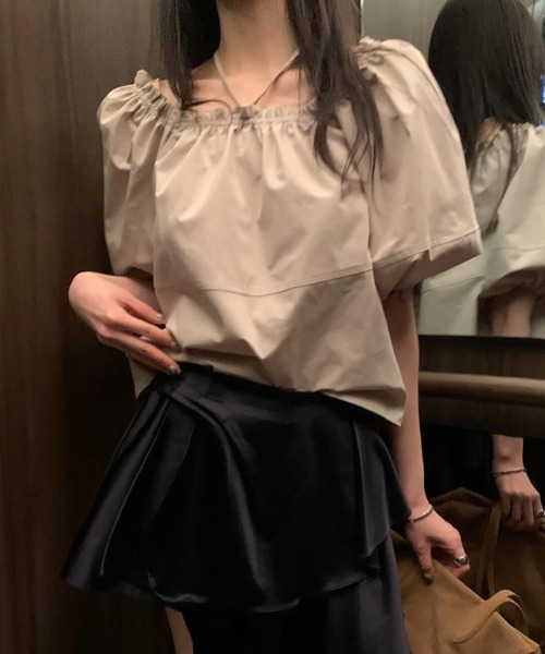 Girly Doll(ガーリードール)の「ギャザーネックボリュームスリーブブラウス(シャツ/ブラウス・レディース・オフホワイト/ベージュ・FREE)」の13枚目の写真