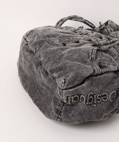 Desigual(デシグアル)の「Denim Wash Multi-way Backpack / デニムウォッシュマルチウェイバックパック(バックパック/リュック・レディース・ブラック・FREE)」の7枚目の写真