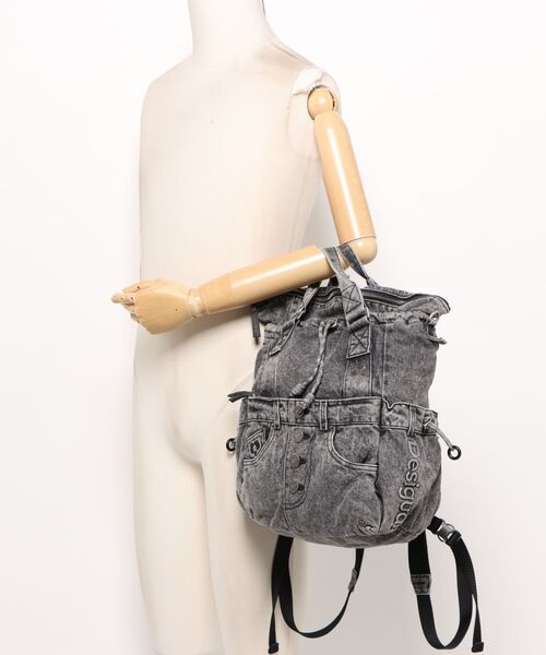 Desigual(デシグアル)の「Denim Wash Multi-way Backpack / デニムウォッシュマルチウェイバックパック(バックパック/リュック・レディース・ブラック・FREE)」の10枚目の写真