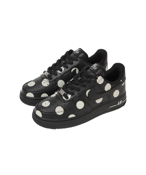 NIKE(ナイキ)の「NIKE WMNS AIR FORCE 1 07 IR8647-001(スニーカー・レディース・ブラック・23cm/23.5cm/24cm/25cm/24.5cm/25.5cm)」の5枚目の写真