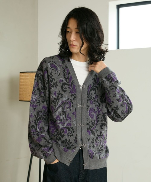RAGEBLUE(レイジブルー)の「METAL BUTTON DAMASK CARDIGAN/メタルボタンダマスク柄カーディガン(カーディガン/ボレロ・メンズ・ブラック/グレー・MEDIUM/LARGE)」の1枚目の写真