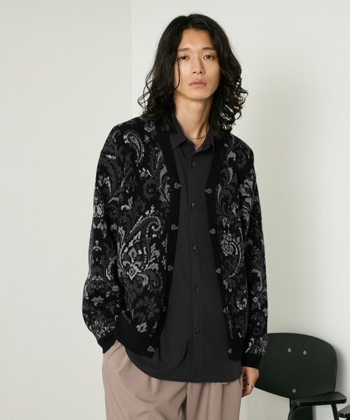 RAGEBLUE(レイジブルー)の「METAL BUTTON DAMASK CARDIGAN/メタルボタンダマスク柄カーディガン(カーディガン/ボレロ・メンズ・ブラック/グレー・MEDIUM/LARGE)」の6枚目の写真