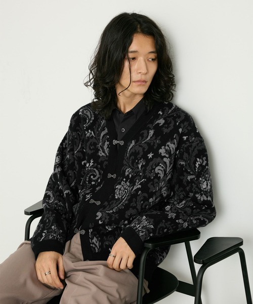 RAGEBLUE(レイジブルー)の「METAL BUTTON DAMASK CARDIGAN/メタルボタンダマスク柄カーディガン(カーディガン/ボレロ・メンズ・ブラック/グレー・MEDIUM/LARGE)」の10枚目の写真