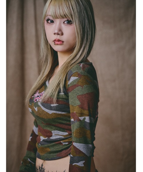 GALFY（ガルフィー）の「GALFY/ガルフィー/別注 絞り上げおへそリブ長袖TEE（Tシャツ/カットソー・レディース・カモフラージュ/ブラック/ホワイト・F）」の22枚目の写真