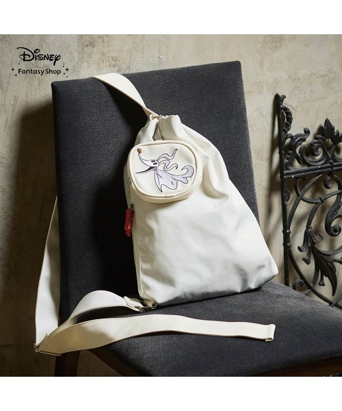 Disney(ディズニー)の「チャーム付きボディバッグ「ゼロ」(ボディバッグ/ウエストポーチ・レディース・ホワイト・-)」の2枚目の写真