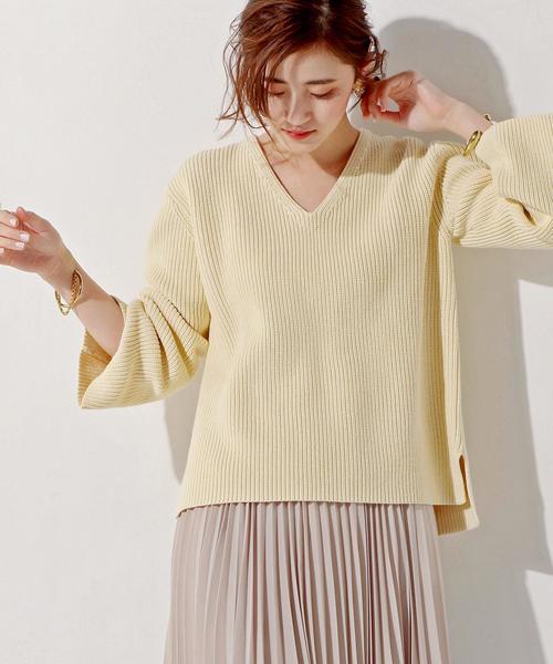 UNITED ARROWS(ユナイテッドアローズ)の「○UWBT アゼ フレア Vネック ニット◆(ニット/セーター・レディース・ライトグレー/ライトピンク/クリーム・フリー)」の1枚目の写真