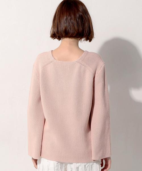 UNITED ARROWS(ユナイテッドアローズ)の「○UWBT アゼ フレア Vネック ニット◆(ニット/セーター・レディース・ライトグレー/ライトピンク/クリーム・フリー)」の4枚目の写真