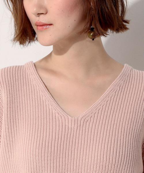 UNITED ARROWS(ユナイテッドアローズ)の「○UWBT アゼ フレア Vネック ニット◆(ニット/セーター・レディース・ライトグレー/ライトピンク/クリーム・フリー)」の8枚目の写真