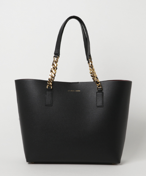 CHARLES & KEITH（チャールズ & キース）の「オーバーサイズチェーンストラップバッグ / OVERSIZED CHAIN-STRAP BAG（トートバッグ・レディース・ブロンズ/レッド/ブラック・XL）」の3枚目の写真