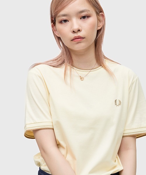 FRED PERRY(フレッドペリー)の「Twin Tipped T-Shirt/ティップラインTシャツ(Tシャツ/カットソー・レディース・その他/ホワイト/グレー/ブラック/ネイビー/ブルーグラス/バーガンディー/グレイッシュブルー/ライム/ダークグレー/ワインレッド/ブルー系その他/ライトグリーン/ベージュ/セージグリーン/ブルー/グリーン/ライトオリーブ/オリーブ/ブラック×ベージュ/ブラウン/アイボリー/オフホワイト/ブルー系その他2/レッド/ボルドー/ピンク/ブルー系その他3/ネイビー系1/カリビアンブルー/ダークグリーン/グレー系その他/ブラウン系その他/ホワイト系/サックスブルー/ネイビー系/ホワイト系その他2/ターコイズブルー/ホワイト系その他/モスグリーン/オートミール/ブラック系その他/ブラウン系その他2/イエロー/グリーン系その他3/グレー系その他2/ブルー系その他4/グリーン系その他4/ネイビー系3/ブルー系その他5/ベージュ系その他2/ブラック系その他3/レッド系その他/ゴールド/グリーン系その他/グリーン系その他2/ネイビー系2/ブラック系その他2/ライトベージュ/ライトブルー/ピンク系その他/ホワイト系その他3/ベージュ系その他・XL/X-LARGE/M/LARGE/S/L/XS/XXL/X-SMALL/SMALL/MEDIUM/XX-LARGE)」の6枚目の写真