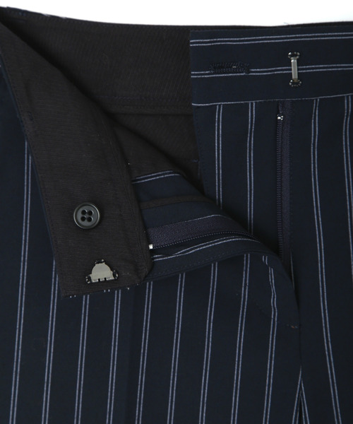 NATURAL BEAUTY BASIC（ナチュラルビューティーベーシック）の「〈ウォッシャブル・防シワ〉イージーケアテーパードパンツ（その他パンツ・レディース・ブラック/グレー系その他/ダークネイビー・LARGE/MEDIUM/SMALL/X-SMALL）」の7枚目の写真