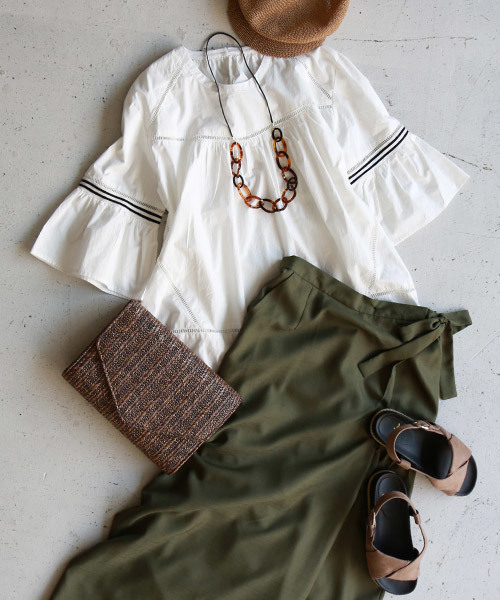 REAL CUBE(リアルキューブ)の「REAL CUBE ボーダーラインはしごレースブラウス(シャツ/ブラウス・レディース・オフホワイト/ネイビー・40/38)」の11枚目の写真