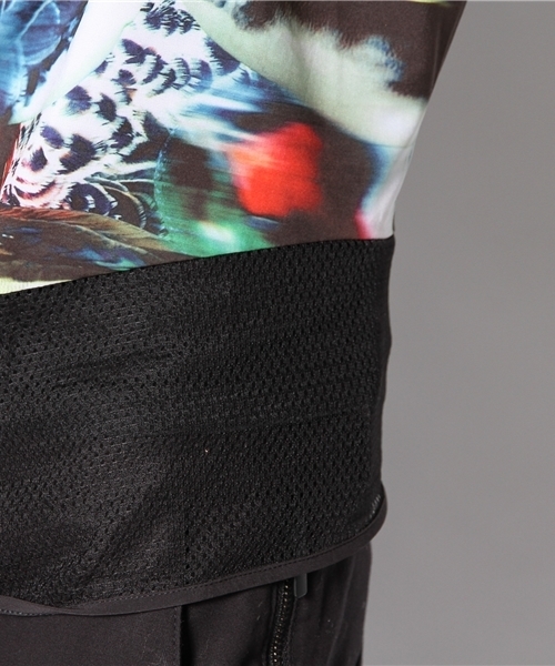 PUMA（プーマ）の「バード カモトップ (WOMEN) - PUMA by hussein chalayan（Tシャツ/カットソー・レディース・マルチ・SMALL/X-SMALL/XX-SMALL/MEDIUM）」の6枚目の写真